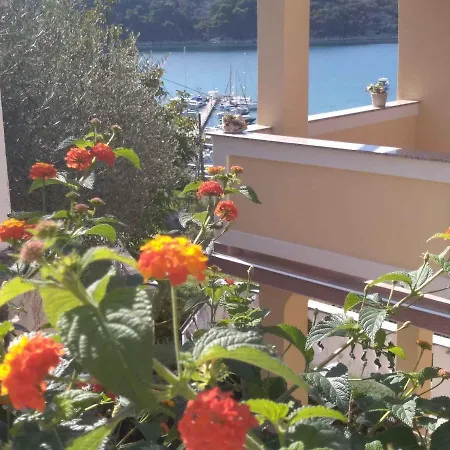 Apartment Kampor 7