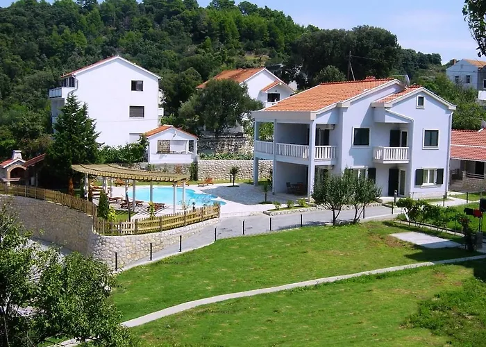 7 アパート Kampor